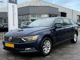 uszkodzony samochody osobowe Volkswagen Passat Variant 1.6 TDI Highline AUTOMAAT 2015/12