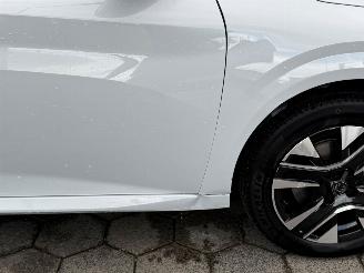 Peugeot 208 1.2 Hybrid 110 e-DCS6 Allure picture 12