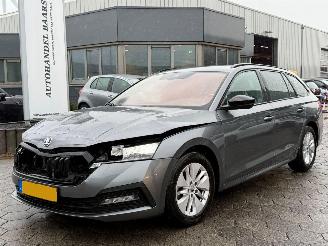 skadebil auto Skoda Octavia Combi 1.0 e-TSI Business Edition 2024/1