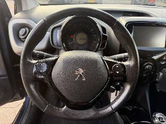 Peugeot 108 1.0 e-VTi Allure picture 18