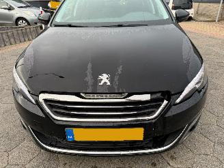 Peugeot 308 SW 1.2 PureTech Allure picture 10
