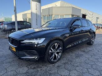 Unfallwagen Volvo V-60 2.0 B3 Essential Edition 2024/1