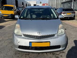 Toyota Prius 1.5 VVT-i picture 2