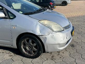Toyota Prius 1.5 VVT-i picture 8