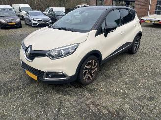 Schadeauto Renault Captur 0.9 TCE DYNAMIQQUE. 2016/7