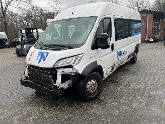 Vaurioauto  commercial vehicles Fiat Ducato 2.3 MAXI PKW 9 PERSOONS  PLUS INVALIDE LIFT. 2018/8