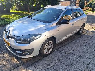 krockskadad bil auto Renault Mégane 1.2 TCe limited estate 2016/4