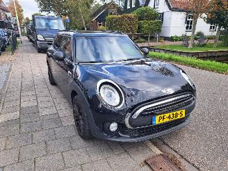 krockskadad bil auto Mini Clubman ONE 2017/6