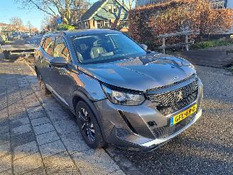 Schadeauto Peugeot 2008 1.2 pure tech 2020/4