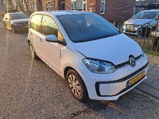 Schadeauto Volkswagen Up! 1.0i move up 2019/10