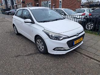 Schadeauto Hyundai I-20 1.2 HP-i-motion 2015/4