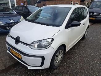Schadeauto Volkswagen Up! 1.0 bmt take up 2017/3