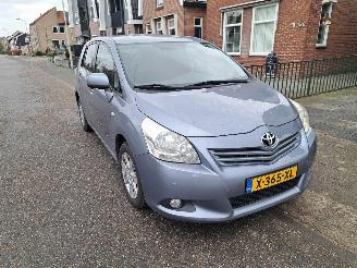 damaged passenger cars Toyota Verso 1.8 vvti aspiratoin 2013/4