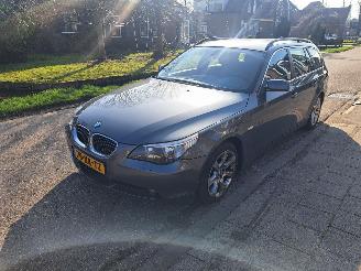 Schadeauto BMW 5-serie 523i businuss line automaat 2007/6