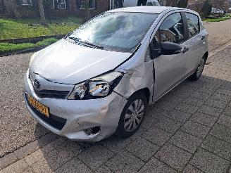 skadebil auto Toyota Yaris 1.0i 5drs LPG 2012/3