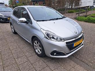 Unfallwagen Peugeot 208 1.2 pure tech urban 40097km nap 2016/1