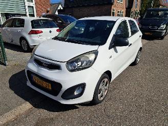 Coche accidentado Kia Picanto 1.0i 2013/6