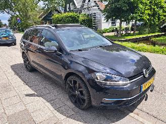 Schadeauto Volkswagen Golf 1.0 tsi automaat 2017/8
