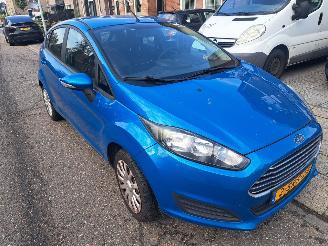 Voiture accidenté Ford Fiesta 1.0i style 2013/11