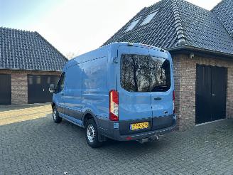 krockskadad bil bedrijf Ford Transit 350 2.2 TDCI L2H2 AMBIANTE 2015/6
