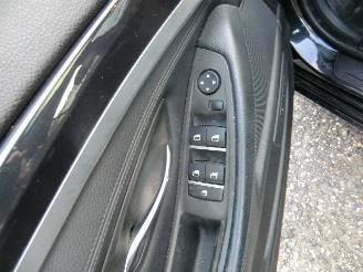 BMW 5-serie 525d High Executive LEER AUTOMAAT picture 10