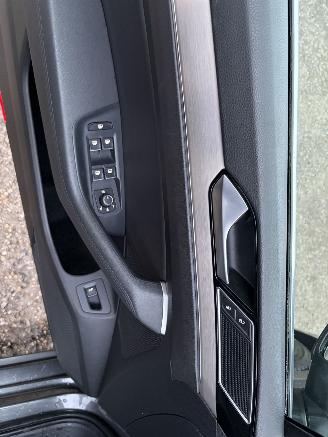 Volkswagen Passat 1.6 TDI Highline Airco NAVI Cruise PDC picture 10