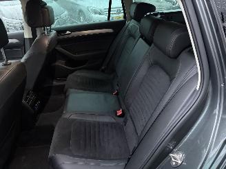 Volkswagen Passat 1.6 TDI Highline Airco NAVI Cruise PDC picture 12