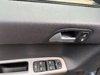 Volvo V-50 2.4i Edition II AIRCO LEDER CRUISE 170pk picture 10