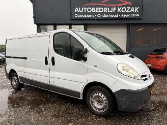 Vaurioauto  commercial vehicles Nissan Primastar 2.0 dCi L1H1 2007/10