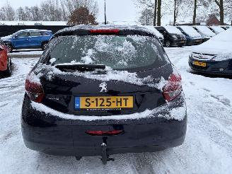 Peugeot 208 1.0 Pure Tech Access AIRCO PDC CRUISE picture 8