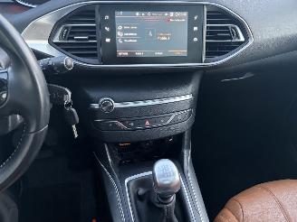 Peugeot 308 SW 1.2 PureTech Blue Lease Premium LEDER picture 15