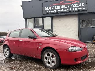 okazja samochody osobowe Alfa Romeo 147 1.6 T.Spark Distinctive AIRCO LEDER 2005/6