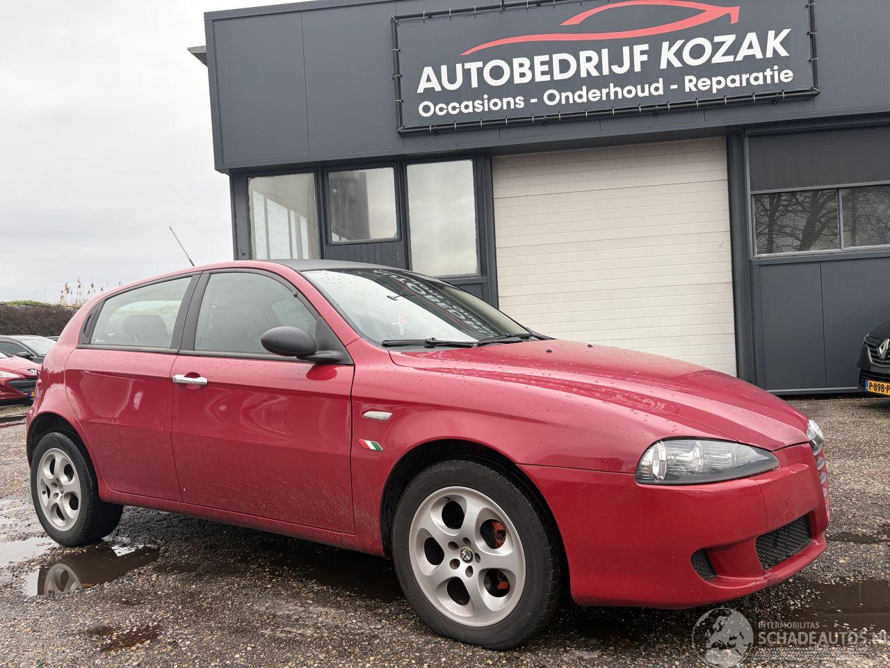 Alfa Romeo 147 1.6 T.Spark Distinctive AIRCO LEDER