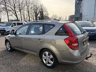 Kia Cee d Sporty Wagon 1.4 CVVT Navigator Plus Pack CRUISE picture 3