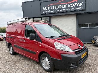 damaged commercial vehicles Toyota Proace 1.6 D L2H1 LANG ASPIRATION AIRCO 3-pers. 2016/2