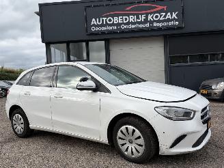 skadebil auto Mercedes B-klasse 200d Advantage AUTOMAAT 2021/4