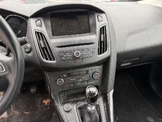 Ford Focus 1.0 Titanium AIRCO CRUISE NAVI picture 10