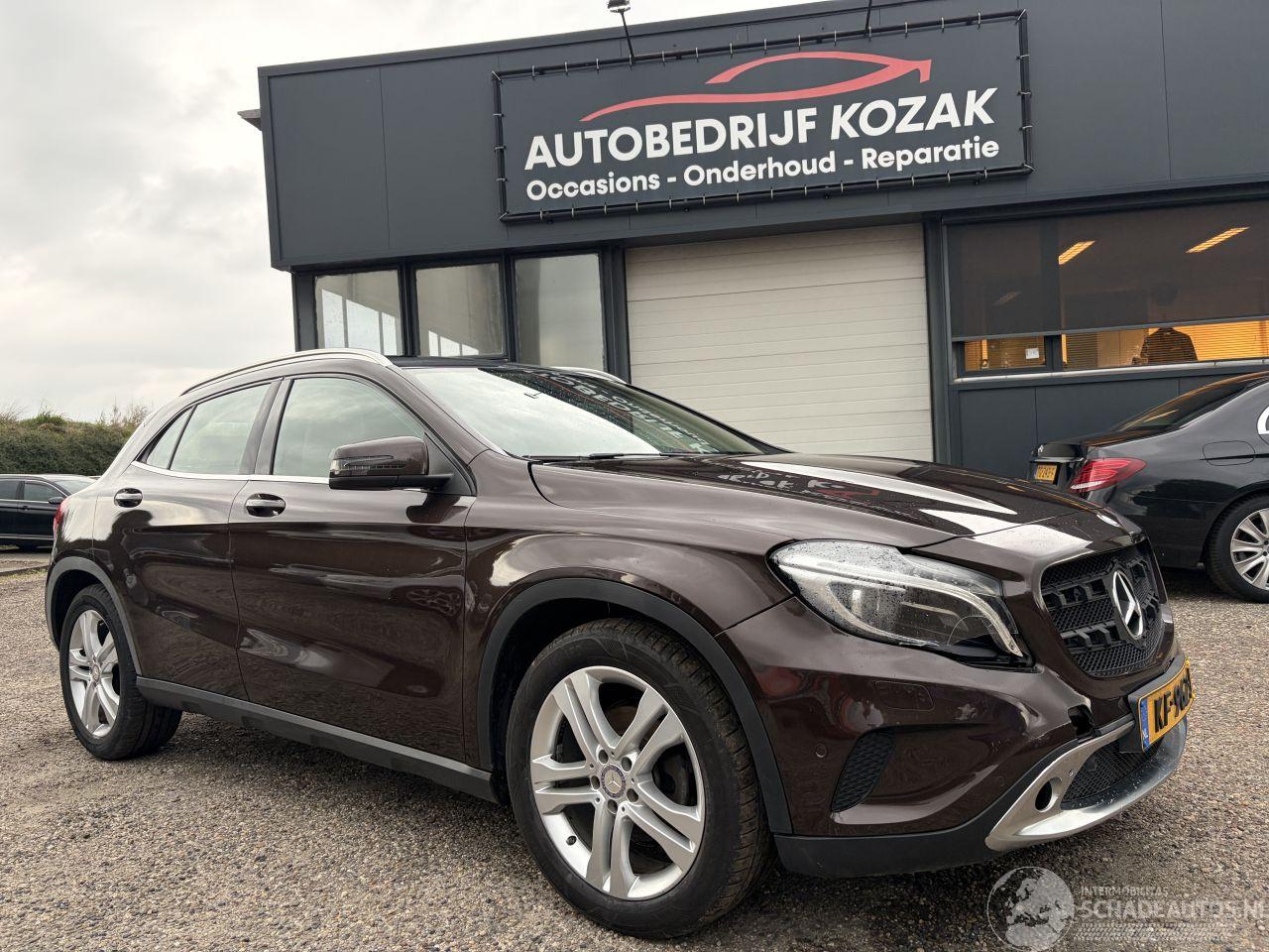 Mercedes GLA 200 Prestige AUTOMAAT PANORAMA
