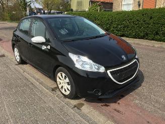 Vrakbiler auto Peugeot 208 1.4 HDi Like 2015/1