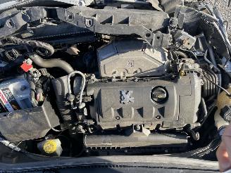 Peugeot 207 1.6-16V picture 6