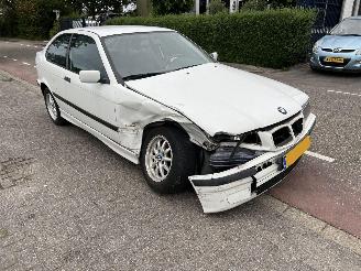 demontáž osobní automobily BMW 3-serie 316i compact E36/5 2000/4