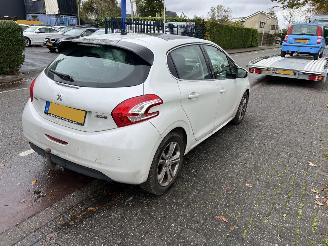 Peugeot 208 1.6 HDi picture 3