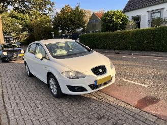 krockskadad bil auto Seat Leon 1.6 Good Stuff 2010/3