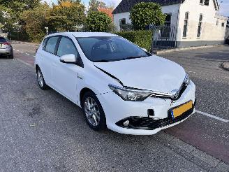 krockskadad bil auto Toyota Auris 1.8-16V Hybrid Lease 2015/8