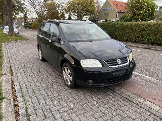 škoda osobní automobily Volkswagen Touran 2.0 FSi 2004/6