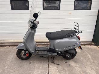 dommages scooters Overige  DJJD Cashmere 2021/11