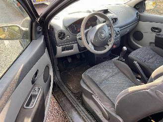 Renault Clio 1.4-16V picture 5