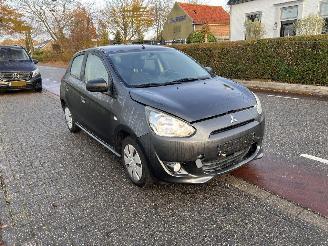 Unfallwagen Mitsubishi Space-star 1.0-12V 2013/7