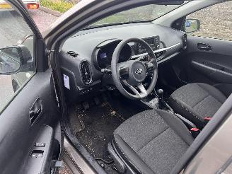 Kia Picanto 1.0-12V picture 5