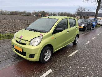 Daihatsu Cuore 1.0-12V picture 2